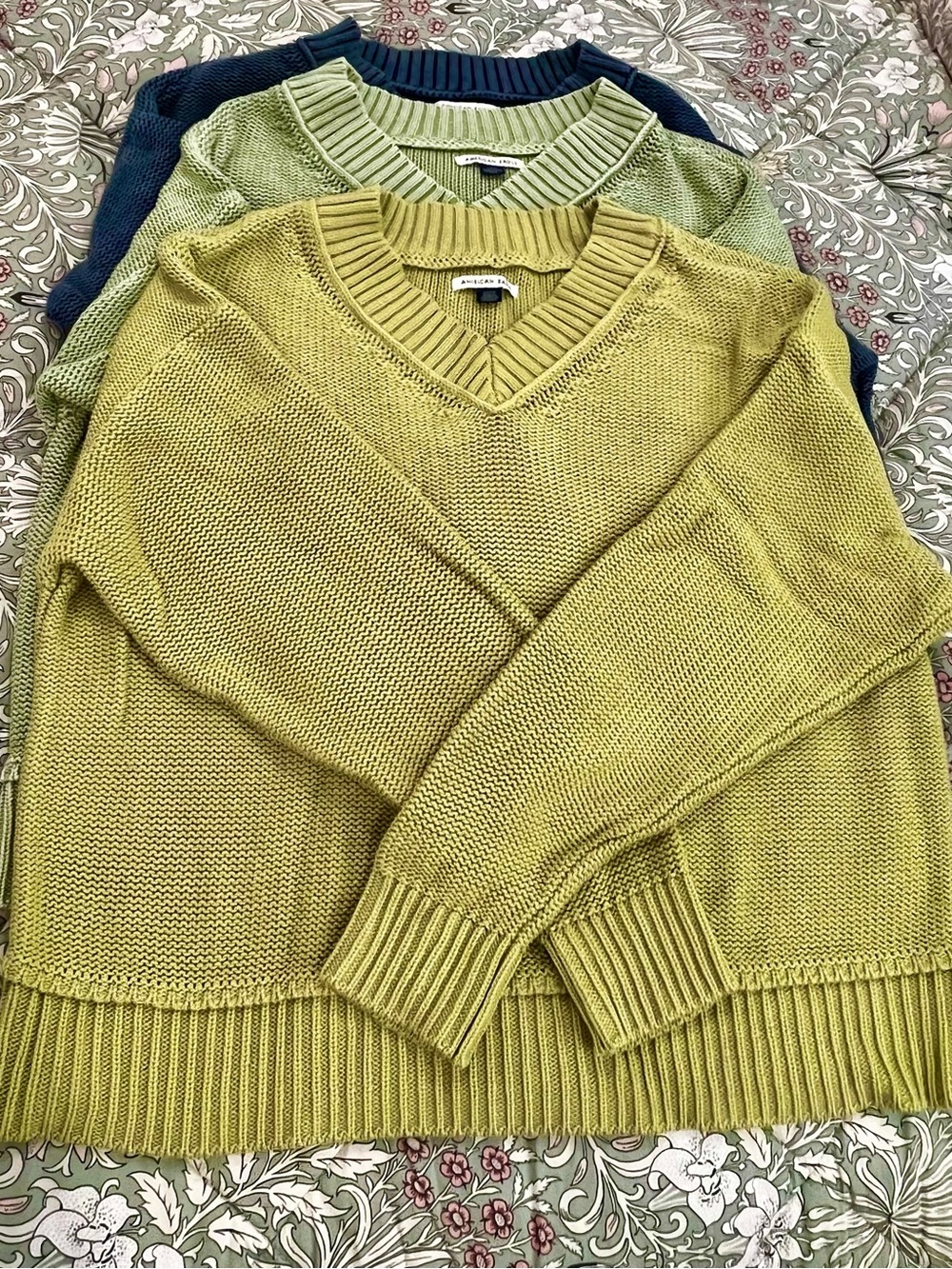 NWOT AMERICAN EAGLE LOT OF TWO 100% COTTON WOMENS SWEATERS